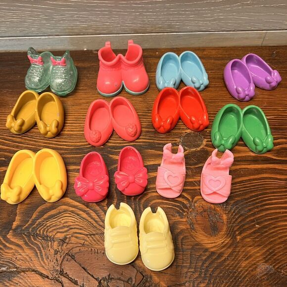 Lot 50+ Disney Minnie Mouse Figures Bowtique Dress Up Snap On Clothes  Hats Shoe - Picture 9 of 9